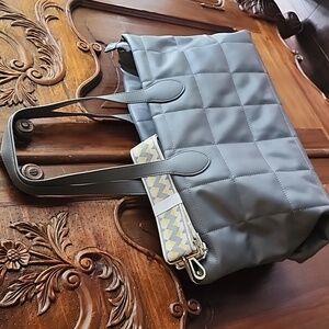 Ahdorned Chic Gray Quilted Tote Bag W/ 2 Free Cases And Strap